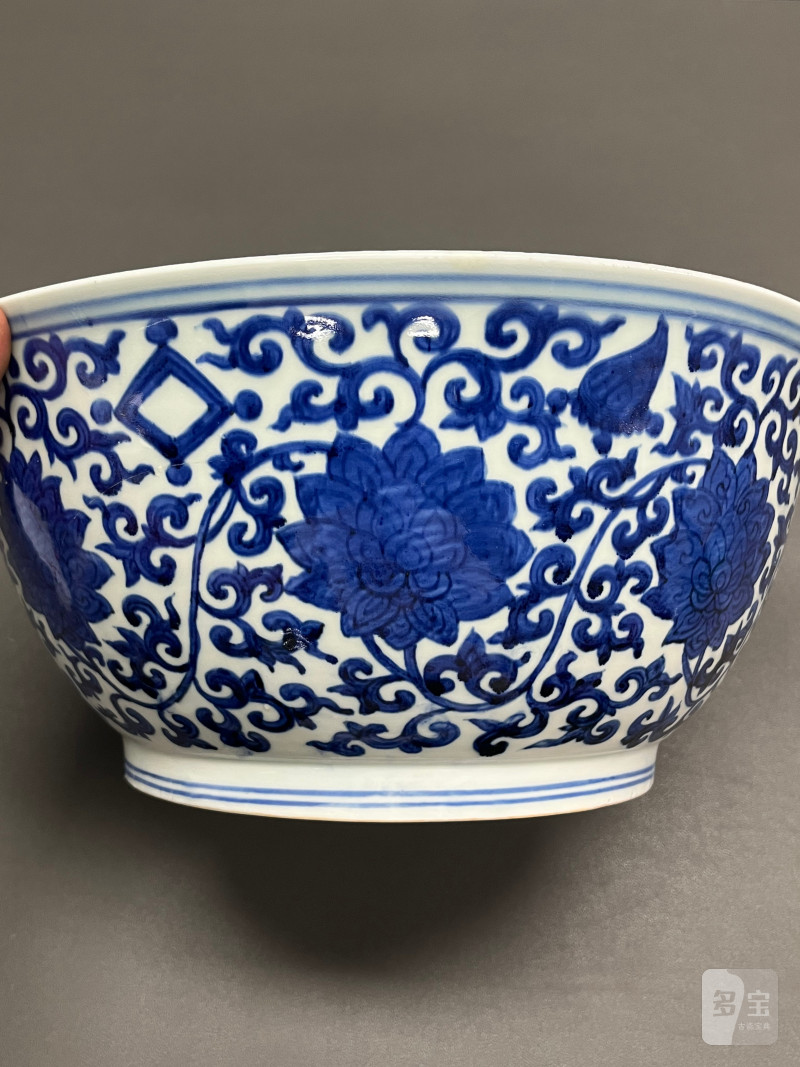 明嘉靖 青花缠枝莲纹大碗 - 图9